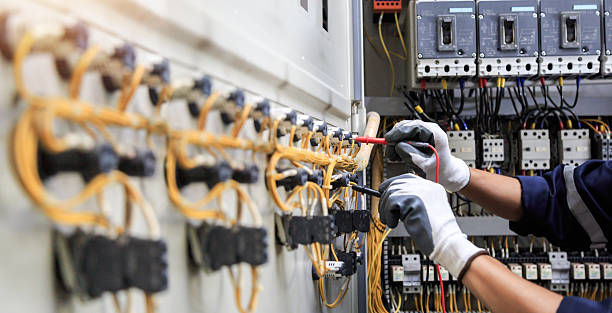 Professional Electrician technician working in Warrenville, IL